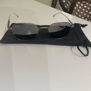 Maui Jim Kaala Silver Black Polarized Mirrored Grey Lens Sunglasses MJ856-17